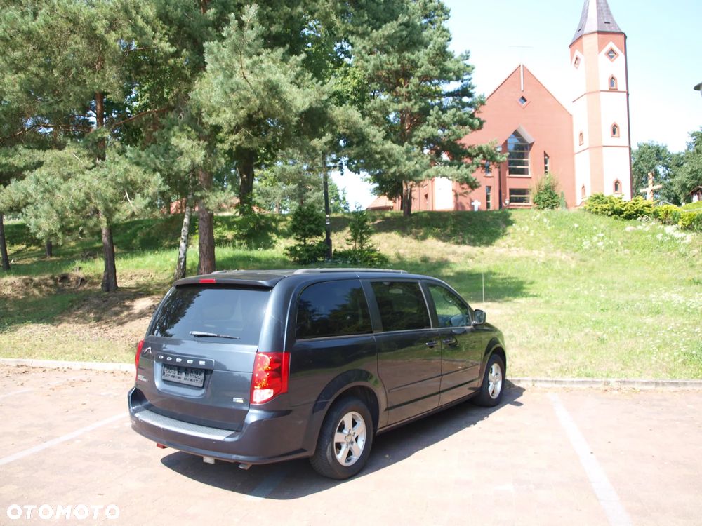 Dodge Caravan - 23