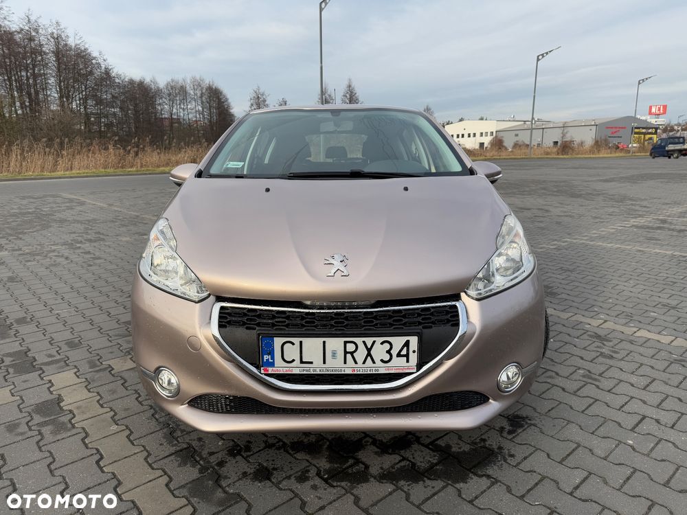 Peugeot 208 - 5