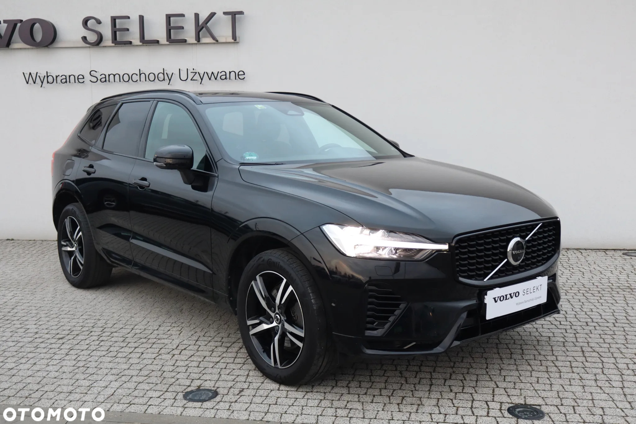 Volvo XC 60 T6 Plug-In Hybrid AWD Plus Dark - 8