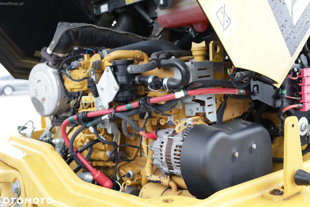 Caterpillar CAT 906M - 36