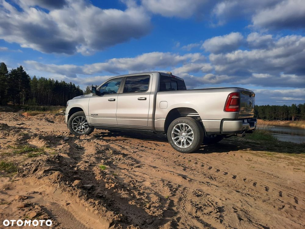 RAM 1500 Crew Cab Shortbed Laramie - 24