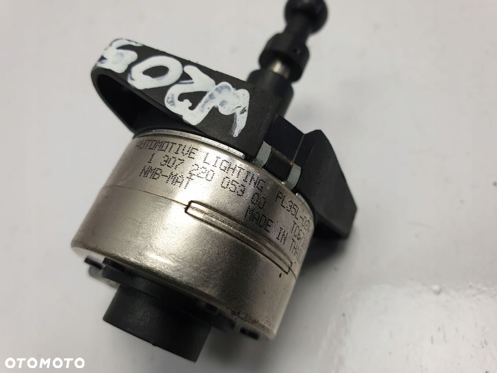 Mercedes A205 W205 SILNICZEK REGULACJI LAMPY - 3