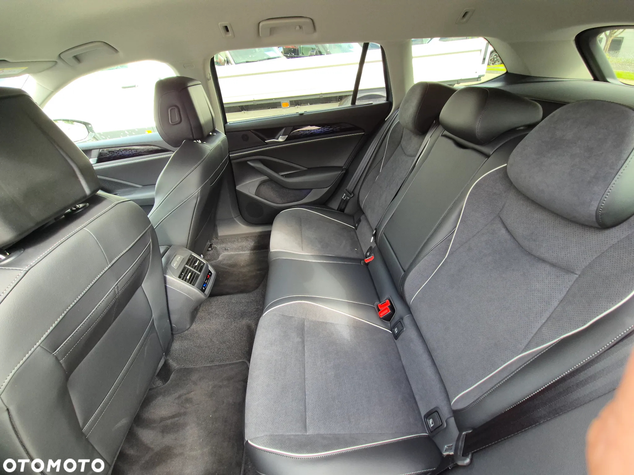 Volkswagen Passat Variant 1.5 e-Hybrid OPF DSG Business - 9