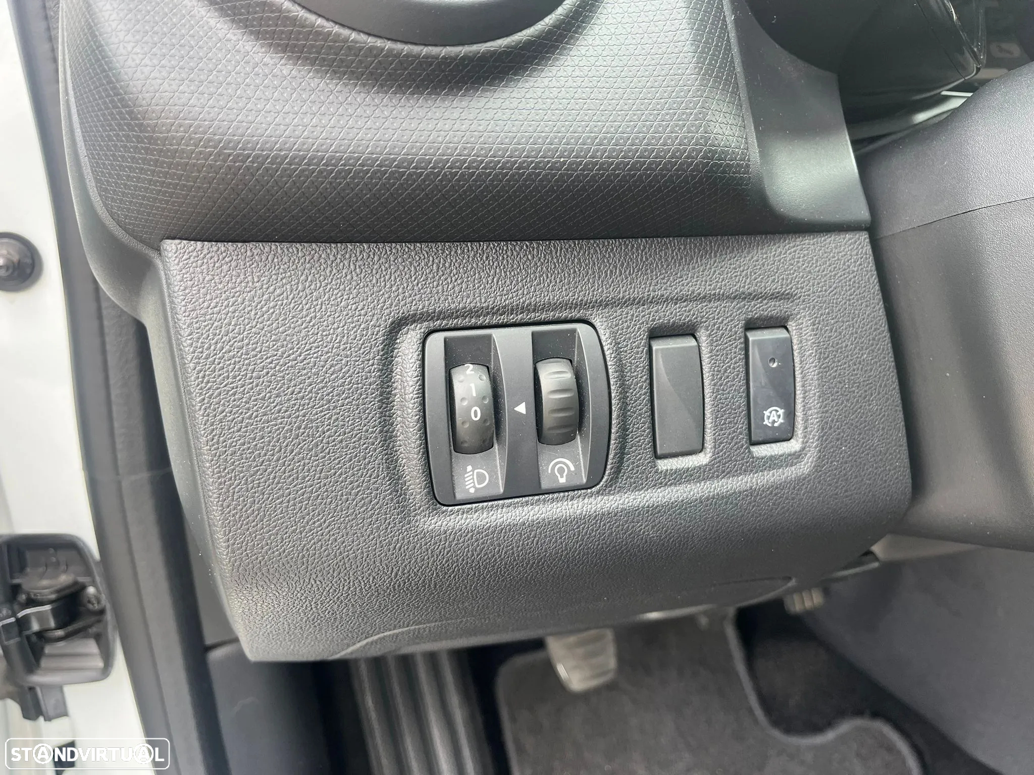 Renault CLIO 1.5 dCI 75cv - ZEN - AC - IVA DEDUTÍVEL - 19