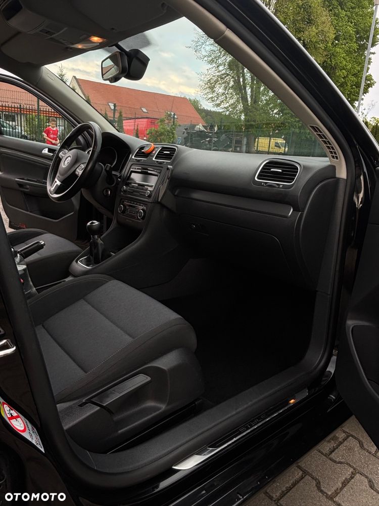 Volkswagen Golf 1.6 TDI DPF Style - 12