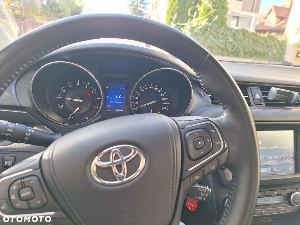 Toyota Avensis 1.8 Premium - 6