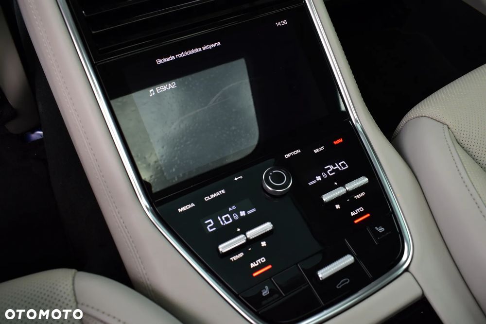 Porsche Panamera 4S E-Hybrid - 29
