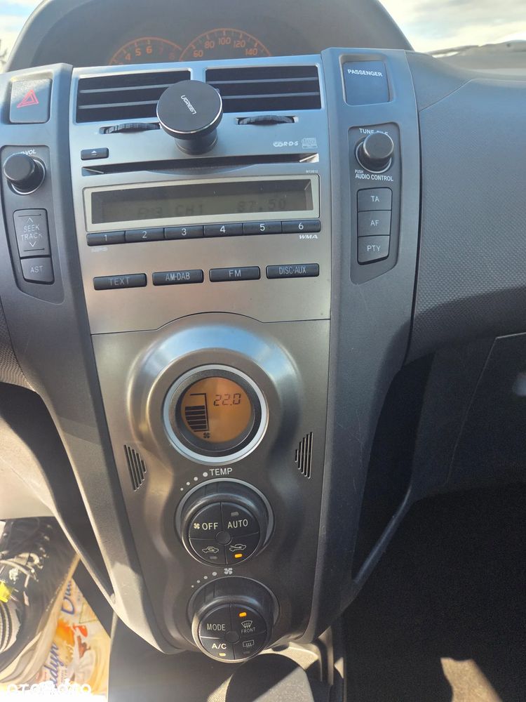 Toyota Yaris - 8