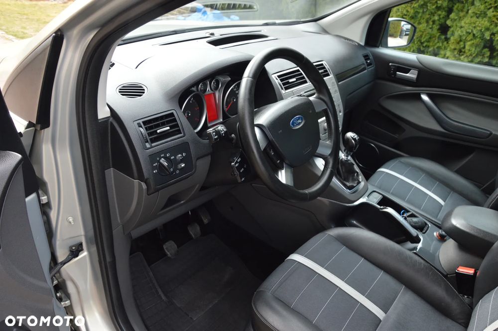 Ford Kuga - 24