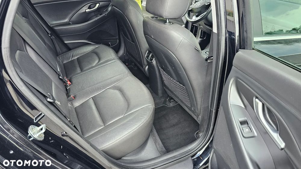 Hyundai i30 1.4 T-GDI Premiere Luxury DCT - 29