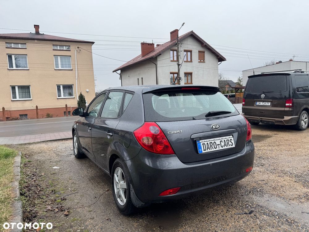 Kia Ceed - 17