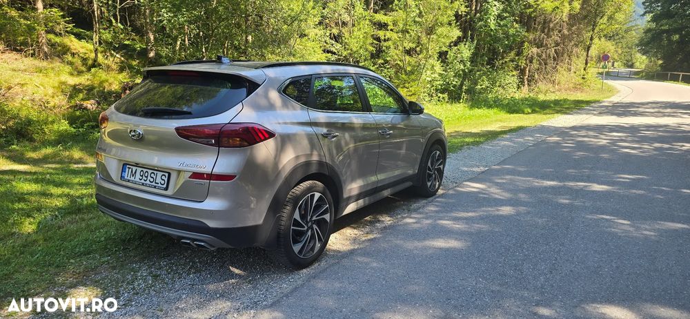 Hyundai Tucson 2.0 CRDI 4WD 8AT Luxury - 4
