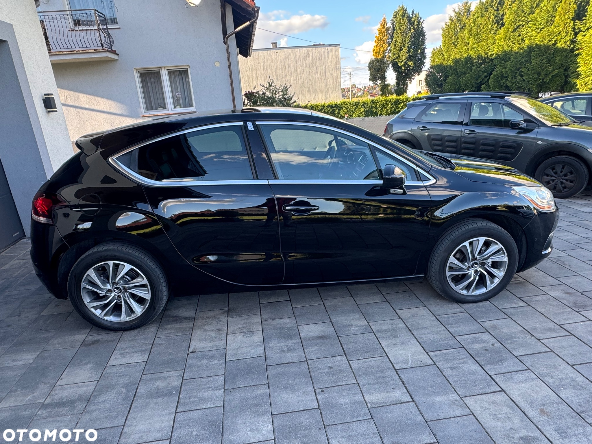 Citroën DS4 e-HDi 110 EGS6 SoChic - 8