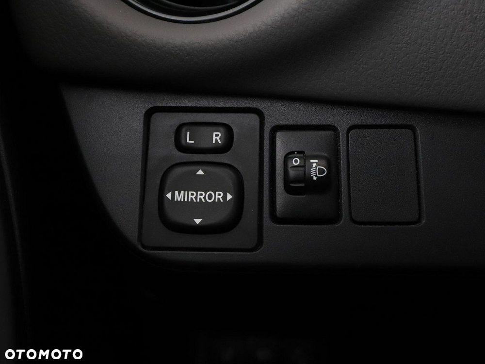 Toyota Yaris Hybrid 100 Active EU6 - 31