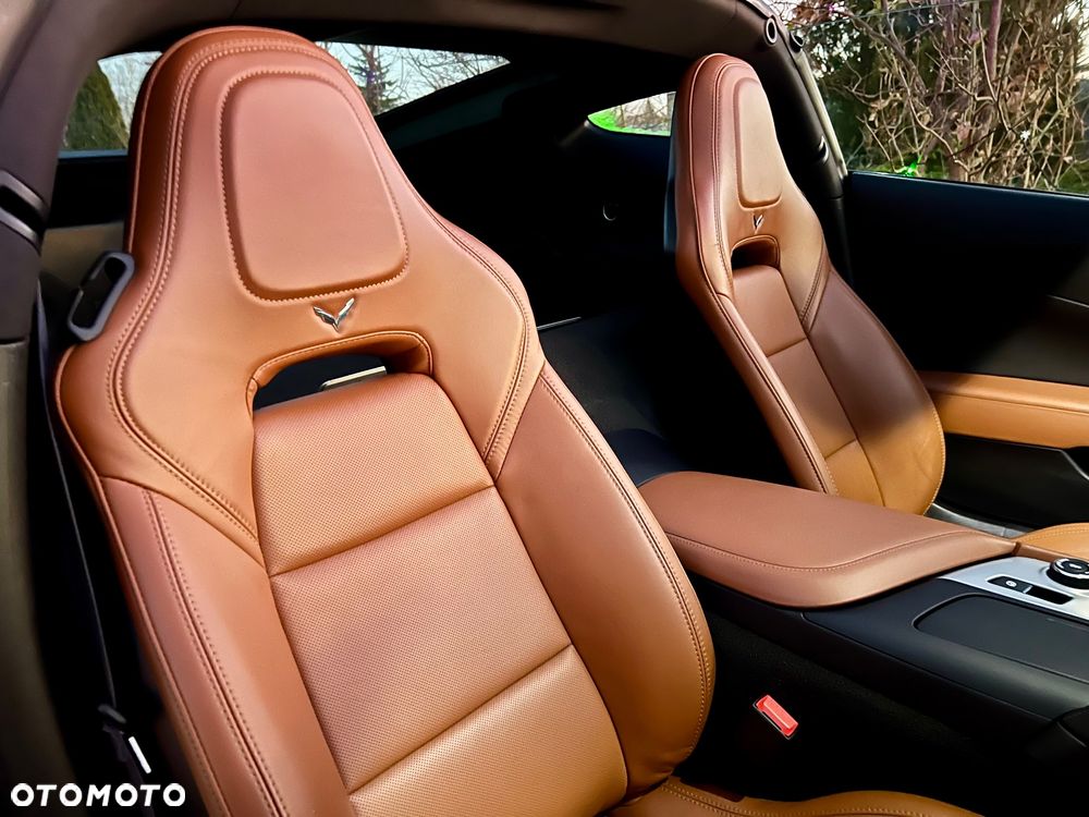 Chevrolet Corvette - 19