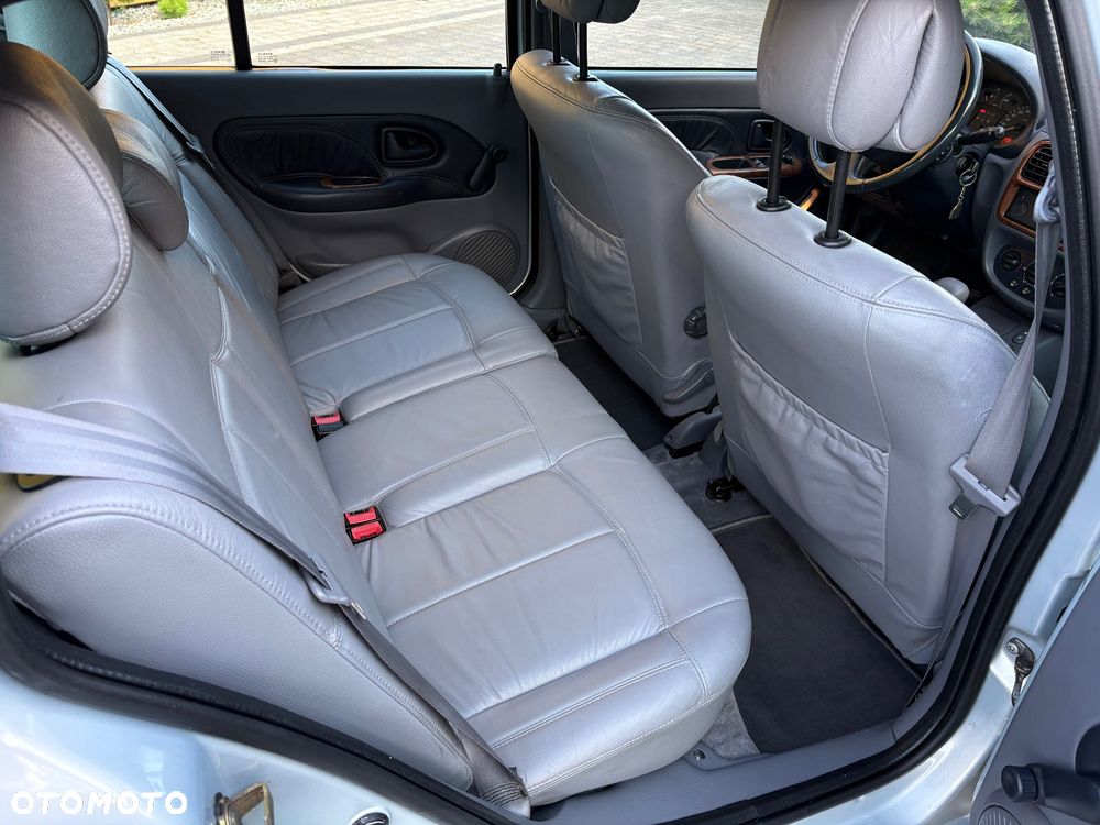 Renault Clio - 33