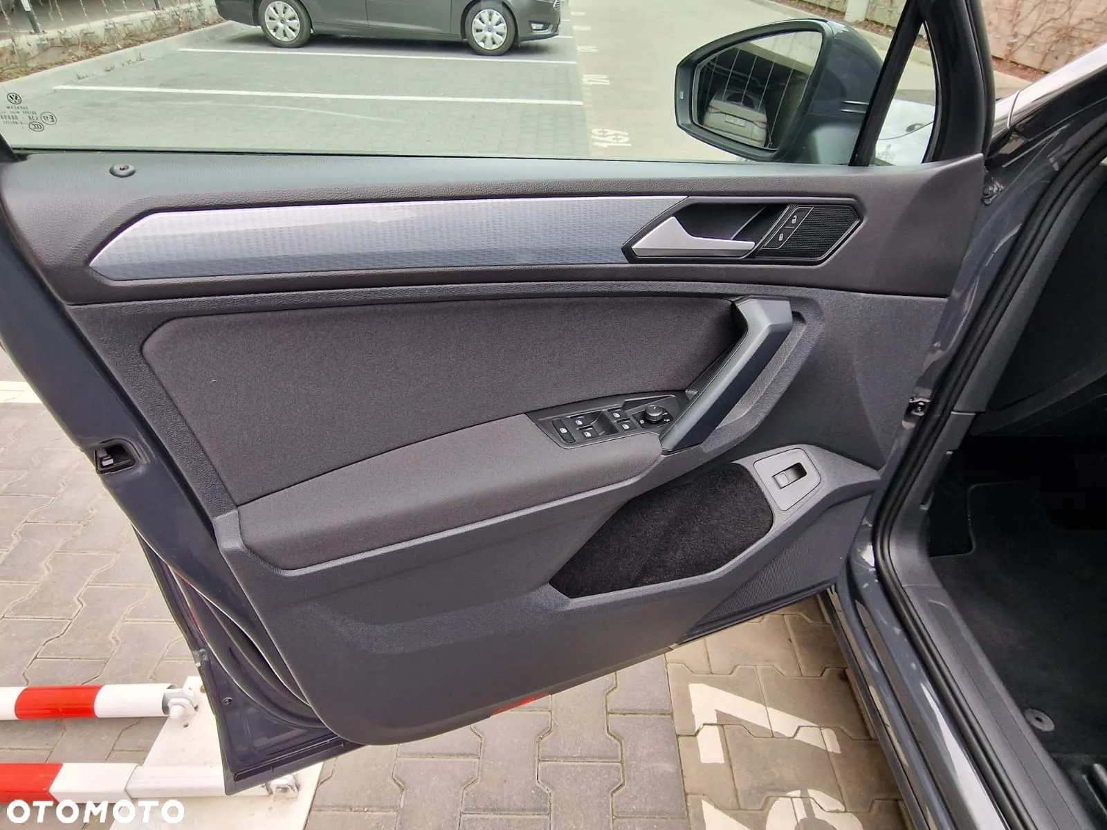 Volkswagen Tiguan 2.0 TDI SCR 4Mot Elegance DSG - 26