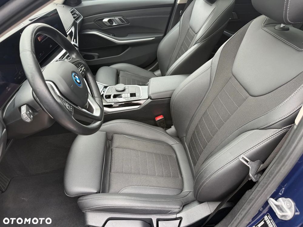 BMW Seria 3 320e M Sport - 30