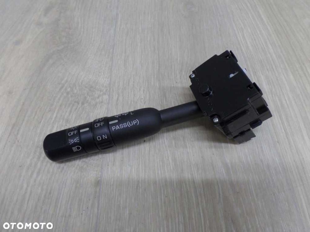 MITSUBISHI CANTER FUSO 7C18 MANETKA PRZELACZNIK SWIATEL KIERUNKOWSKAZOW 24V 07-12 - 1