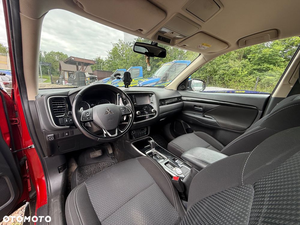 Mitsubishi Outlander 2.0 Intense + Navi 4WD CVT - 22