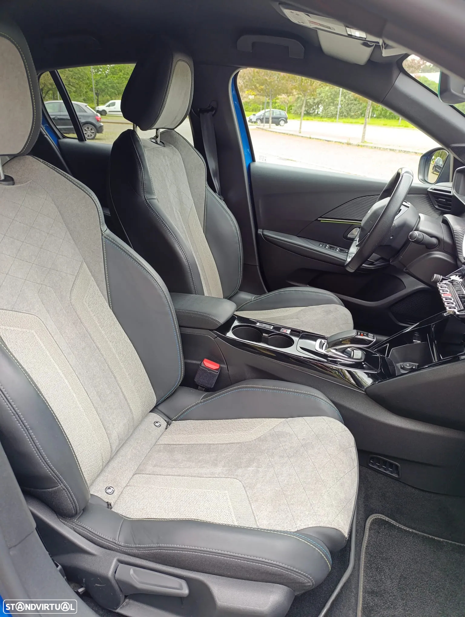 Peugeot e-208 50 kWh GT - 19