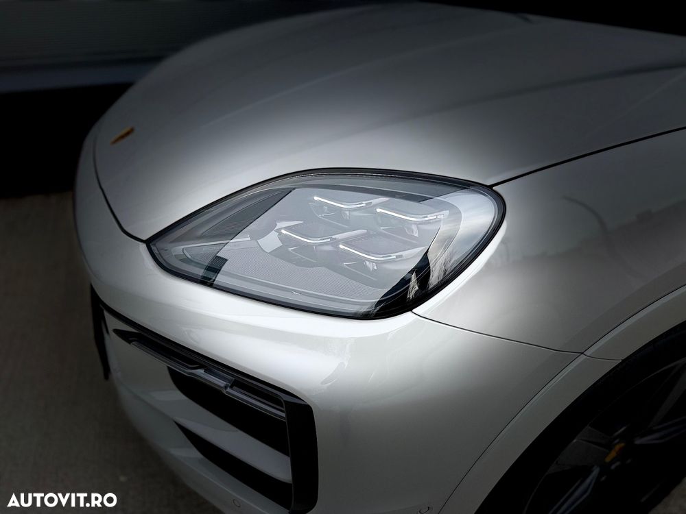 Porsche Cayenne Coupe GTS Tiptronic S - 32