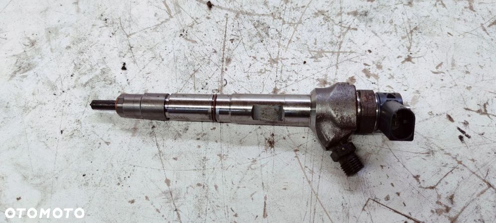 WTRYSKIWACZ WTRYSK AUDI VW CR 2.0 TDI 04L130277AE - 2
