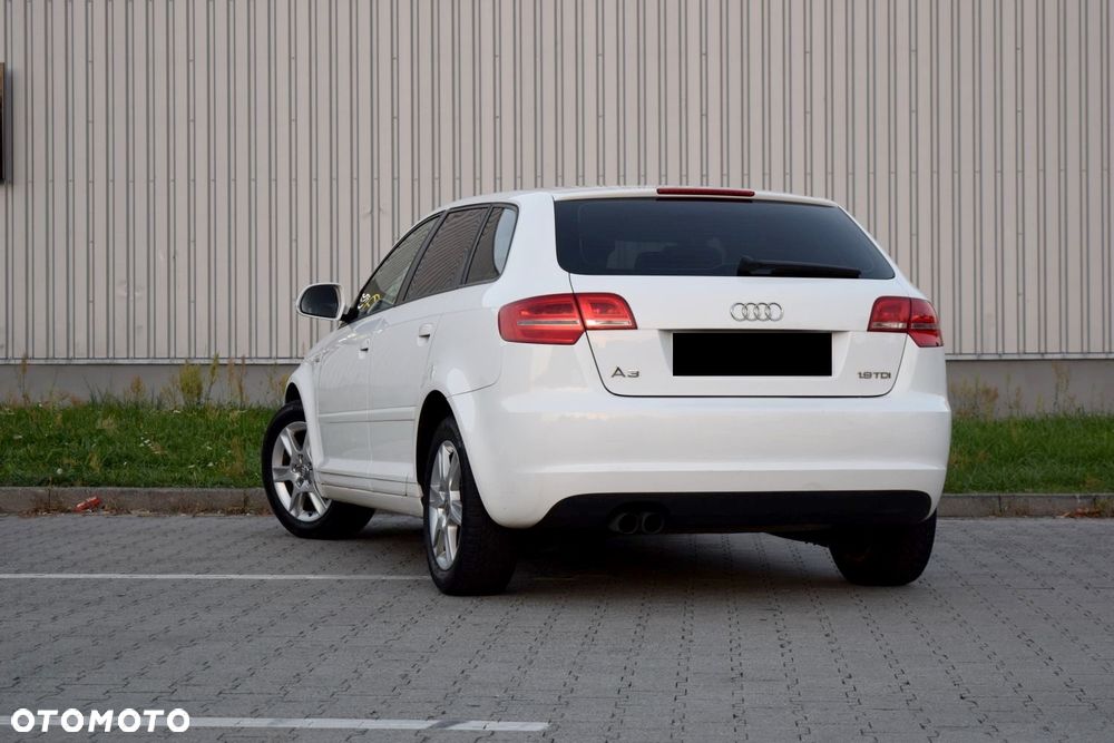 Audi A3 Sportback 1.9 TDI DPF S line Sportpaket plus - 9