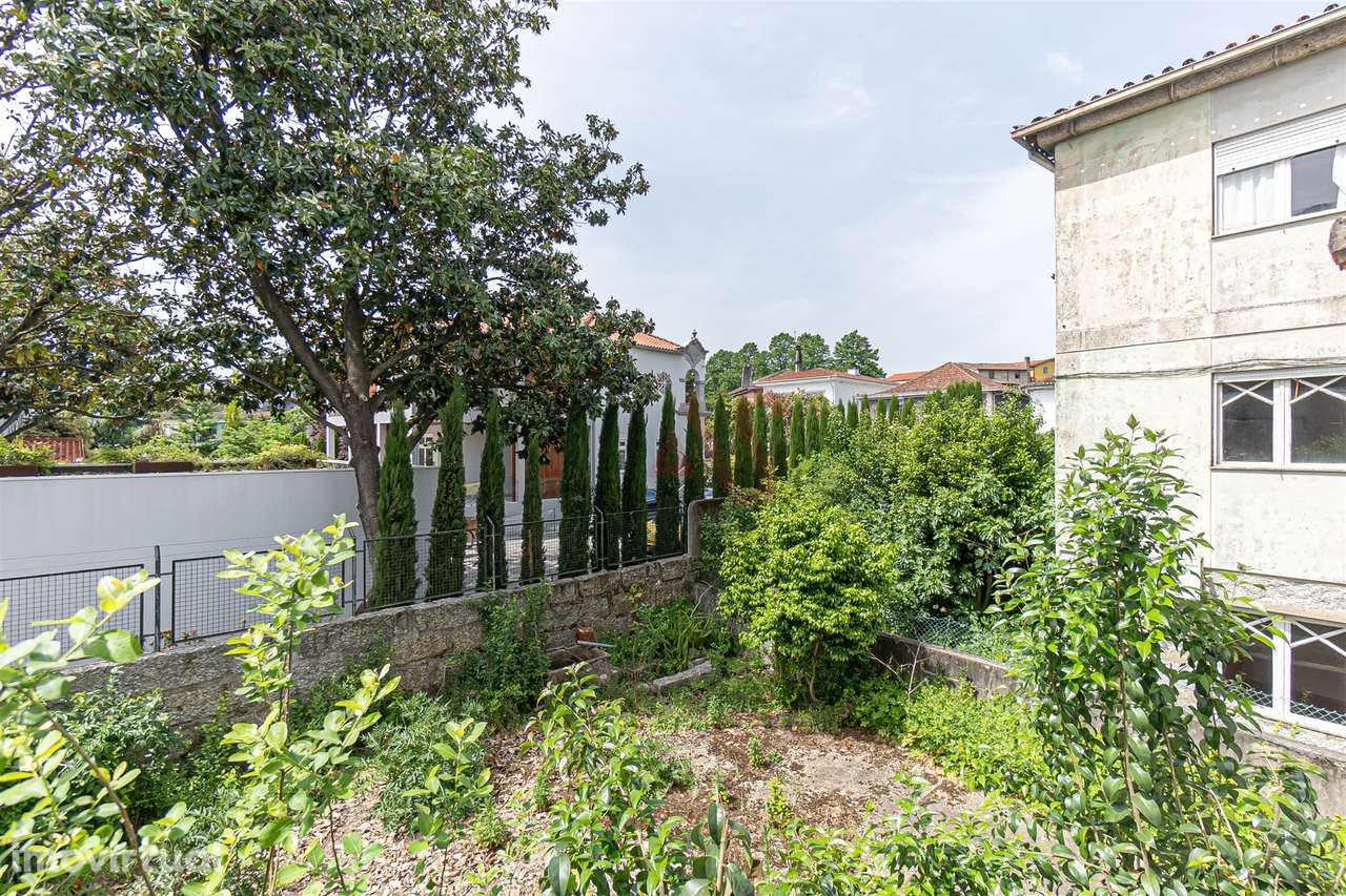 Moradia T4 em Guimarães – Excelente Oportunidade de Investimento e Rea - Grande imagem: 2/24