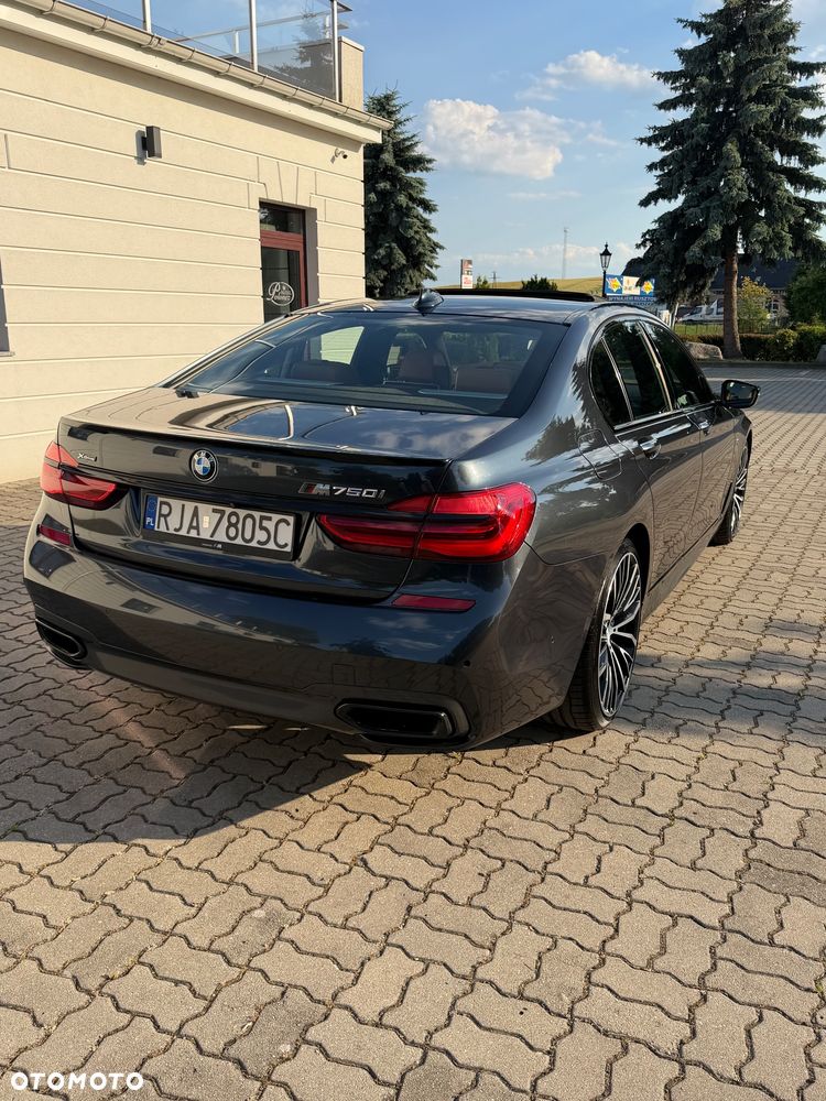 BMW Seria 7 750i xDrive - 11