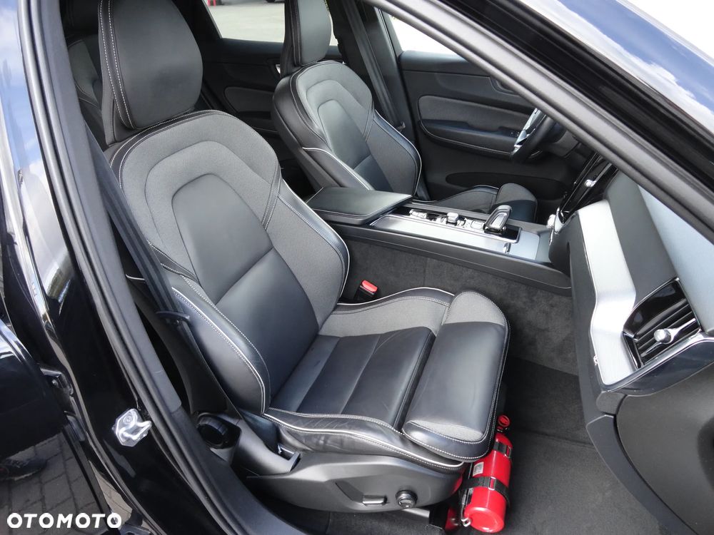 Volvo XC 60 B4 D Geartronic RDesign - 11