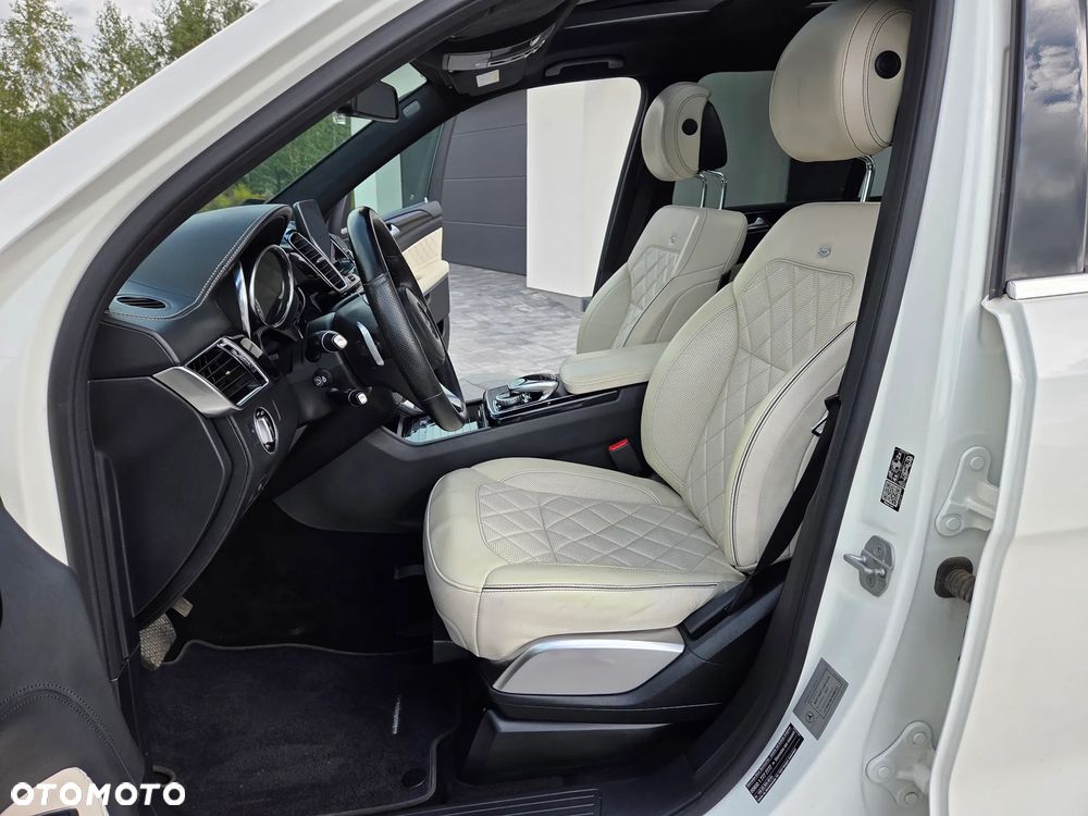 Mercedes-Benz GLS - 36