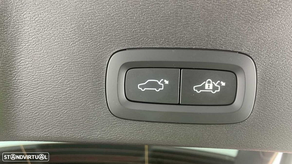 Volvo XC 40 - 18