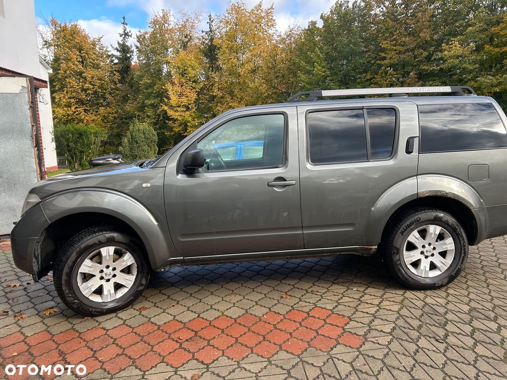 Nissan Pathfinder - 1
