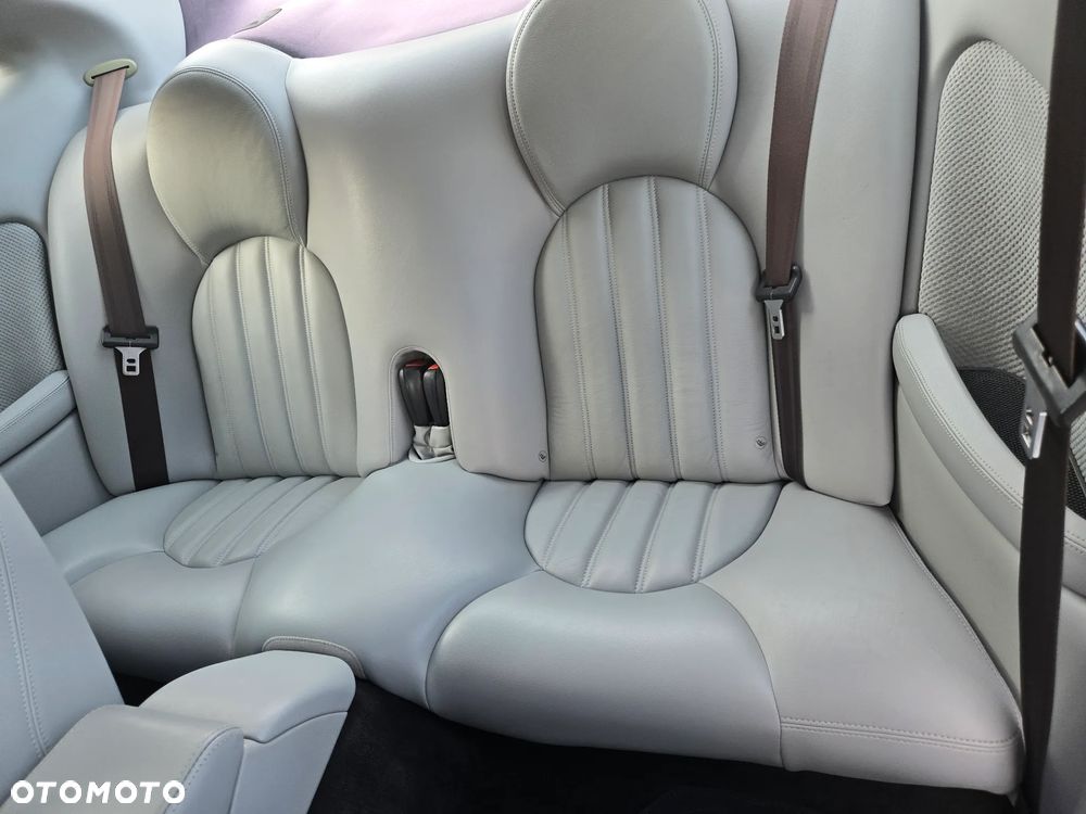 Jaguar XK8 Coupe - 10