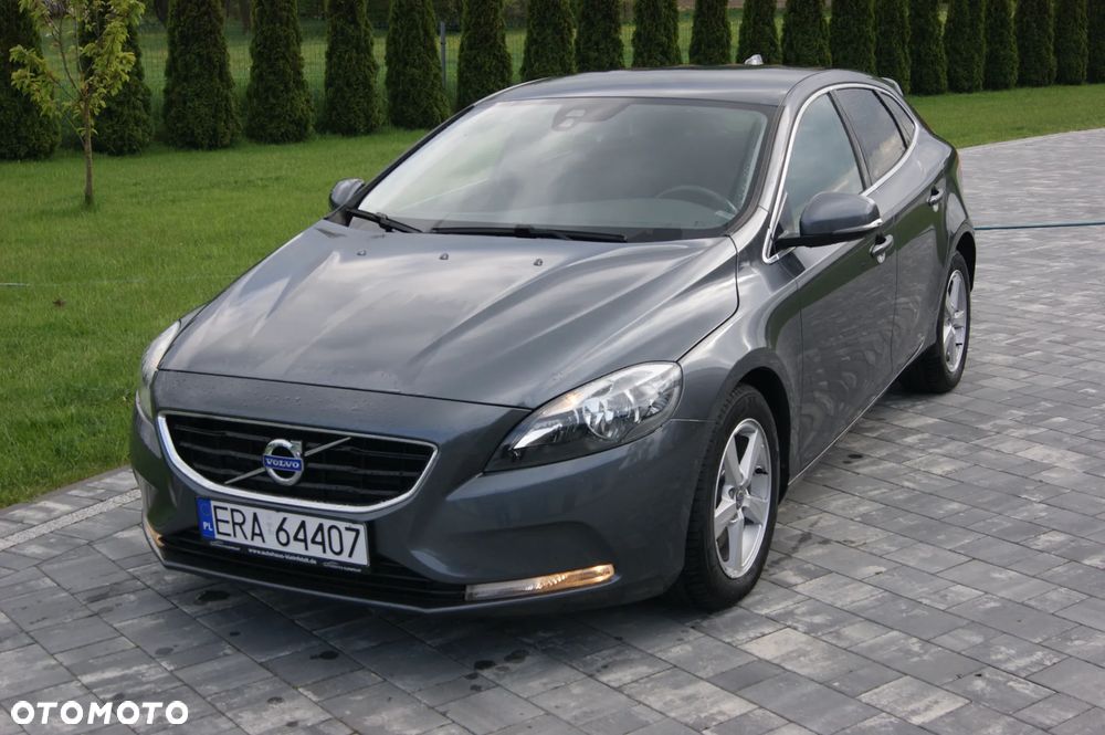 Volvo V40 D3 Momentum - 1