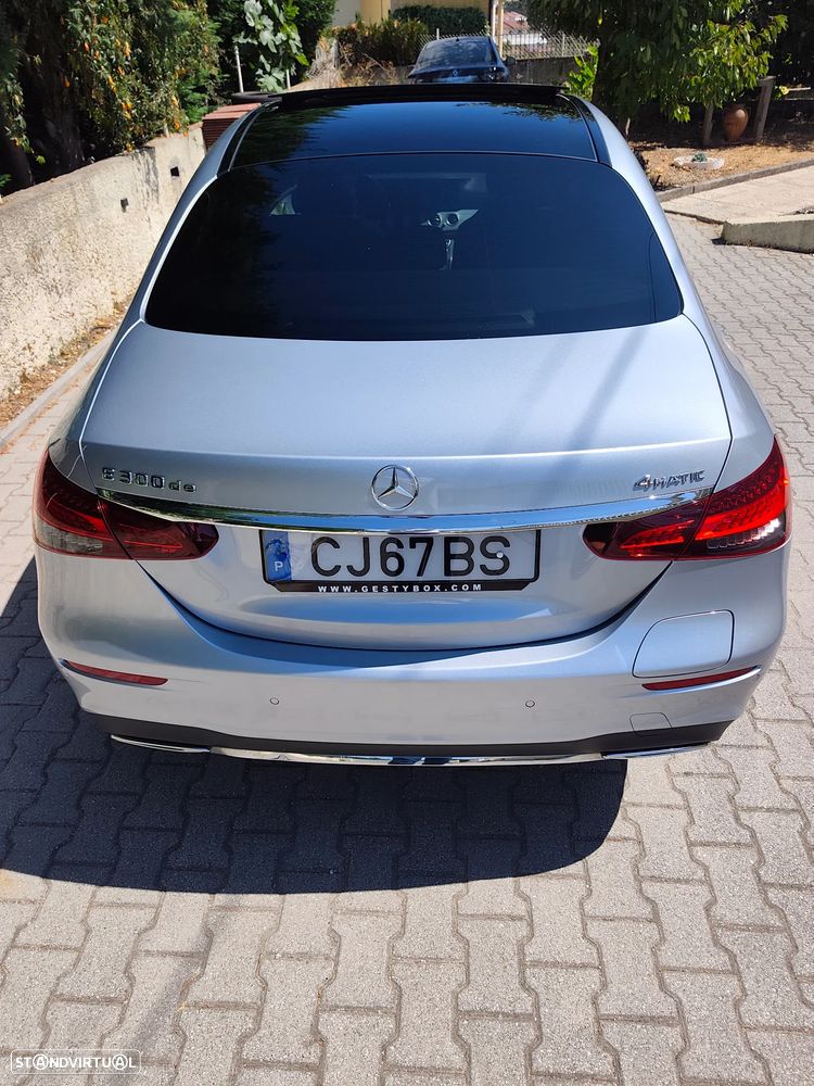 Mercedes-Benz E 300 de 4Matic 9G-TRONIC AMG Line - 12