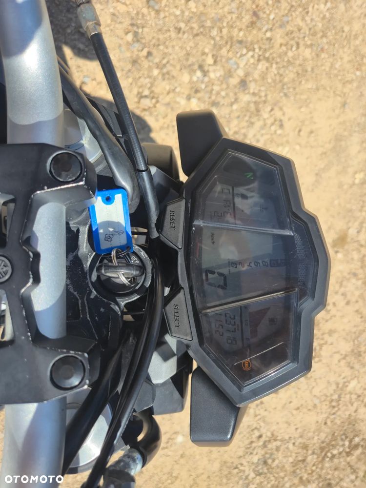 Yamaha MT - 5