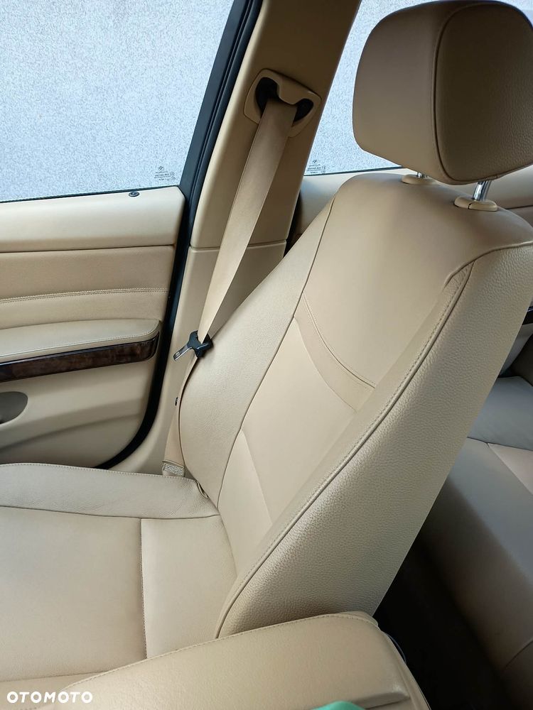 BMW Seria 3 320d DPF - 22