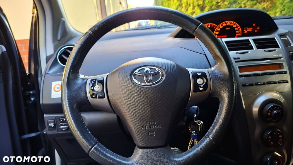 Toyota Yaris - 14