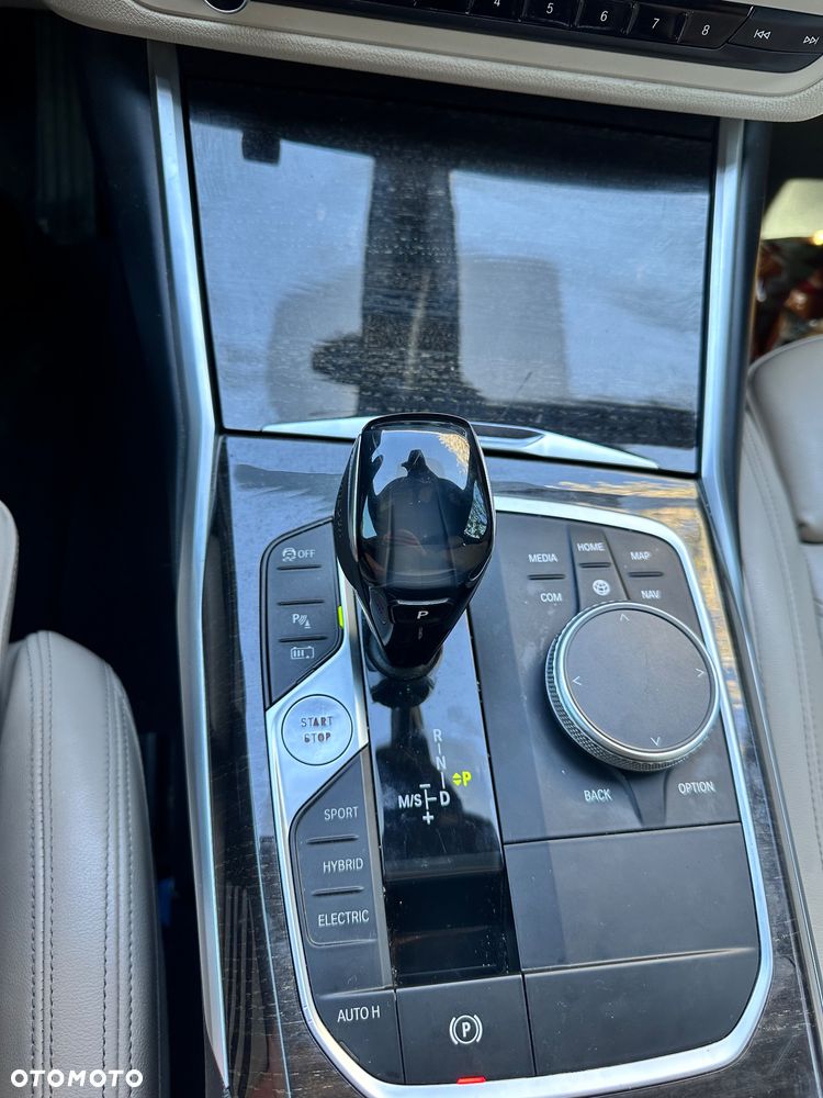 BMW Seria 3 330e M Sport - 18