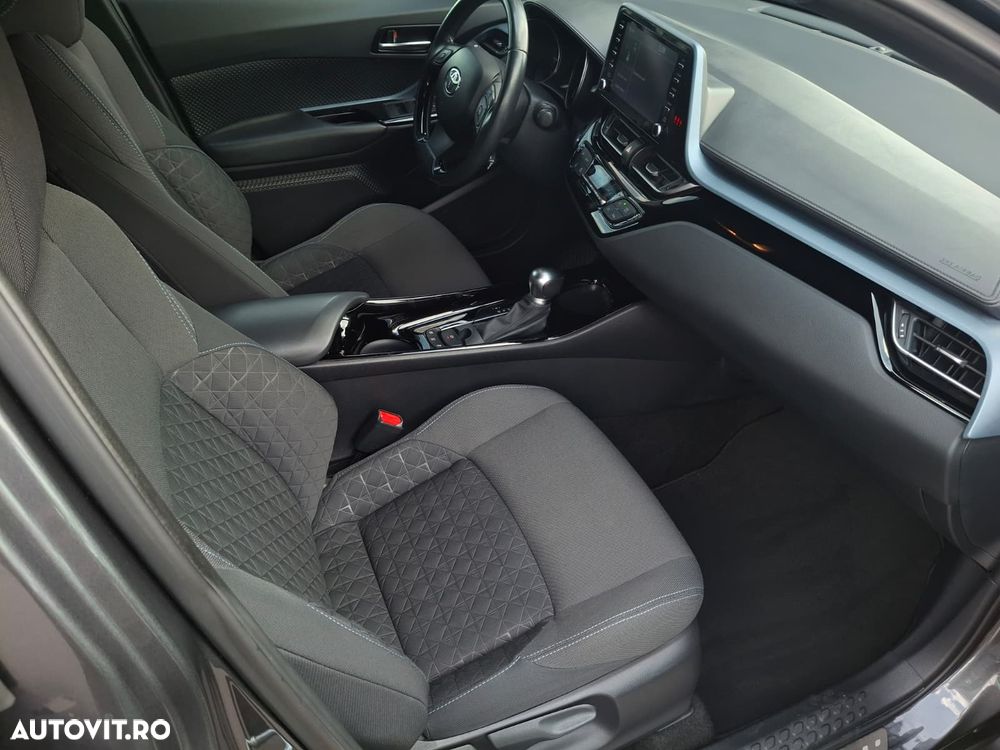 Toyota C-HR 2.0 HSD 184 CP 4x2 CVT Style - 12