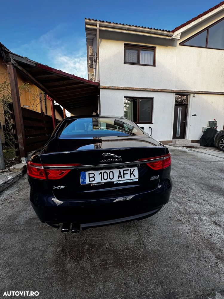 Jaguar XF 20d AWD Prestige - 28