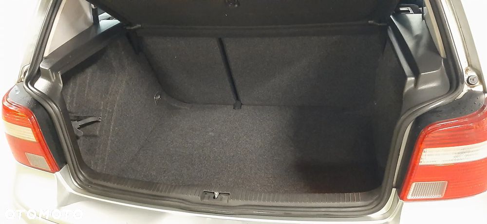 Volkswagen Golf 1.9 TDI Comfortline - 8