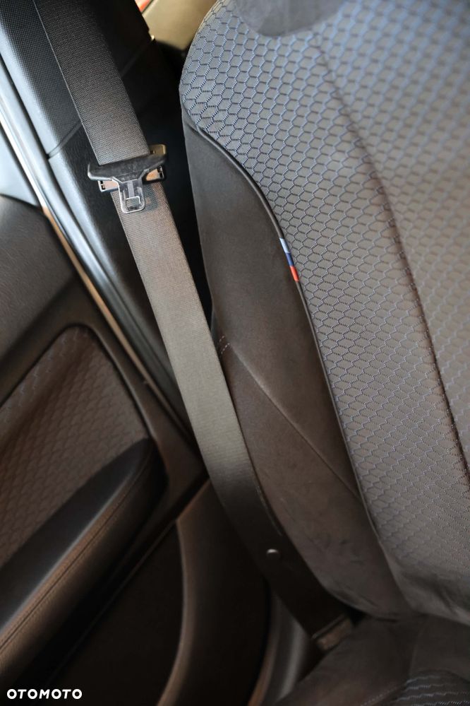 BMW Seria 1 120d xDrive - 28