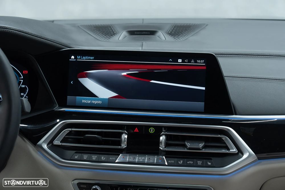 BMW X5 xDrive45e - 41