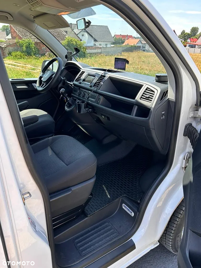 Volkswagen Caravelle 2.0 TDI L2 - 13