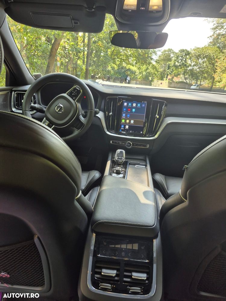 Volvo S60 B5 MHEV AT AWD Ultimate Dark - 15