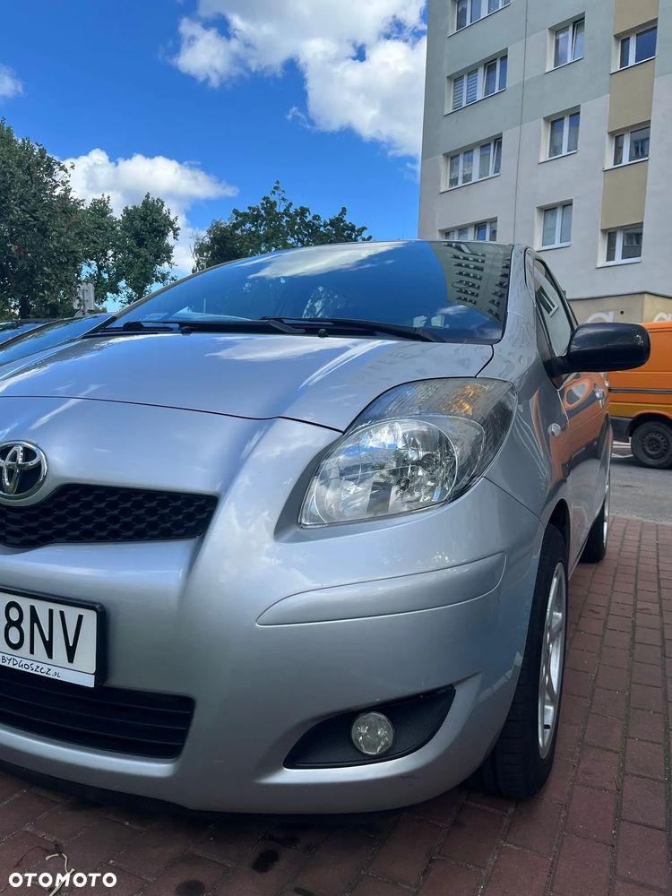 Toyota Yaris - 10