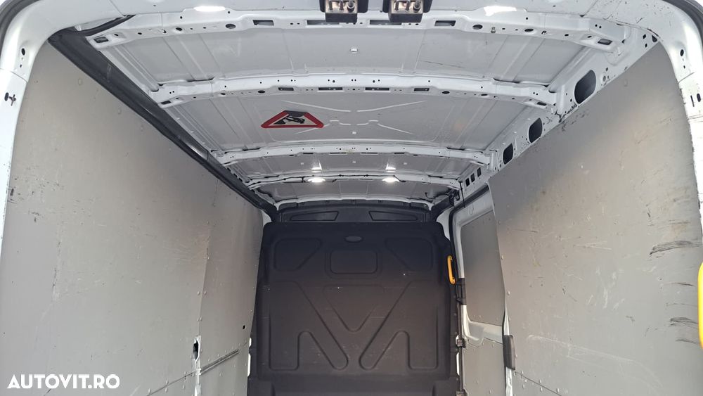 Ford Transit - 12